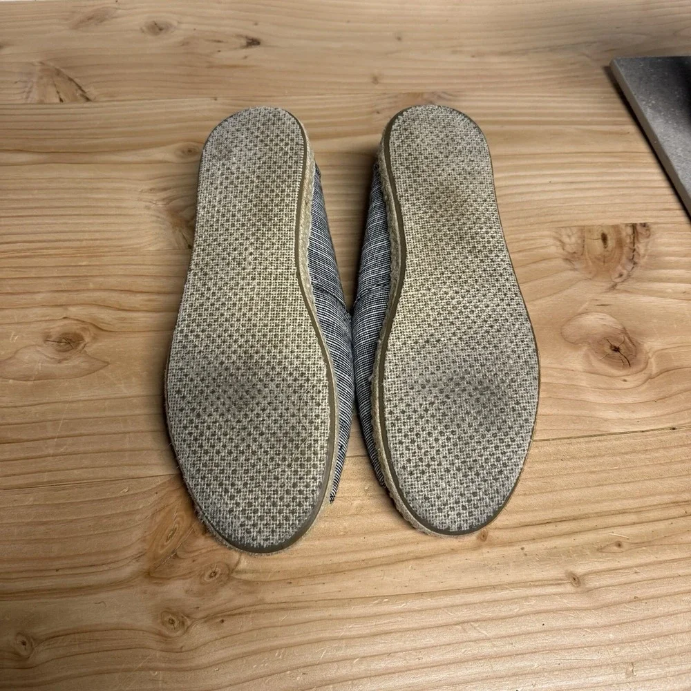 TOMS Peep Toe Flats Women's 9.5W Gray Black White Slip On Casual Shoes